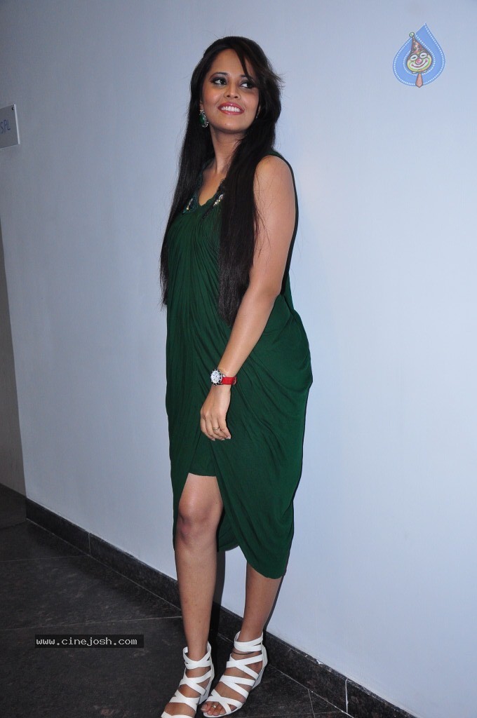 Anchor Anasuya Hot Gallery - 25 / 69 photos