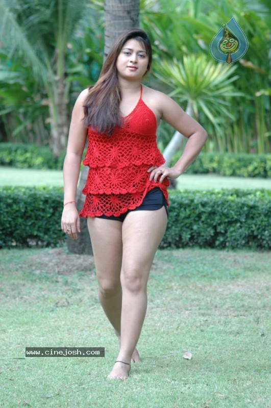 Farah Khan Spicy Gallery - 23 / 92 photos