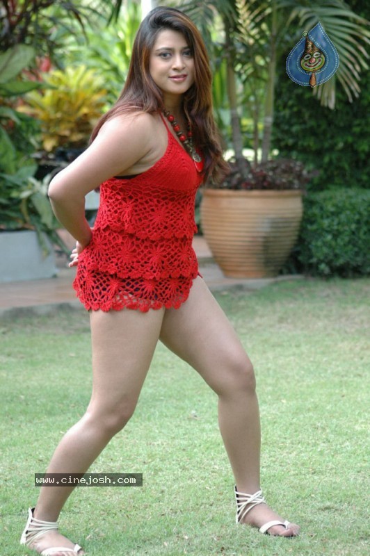 Farah Khan Spicy Gallery - 33 / 92 photos