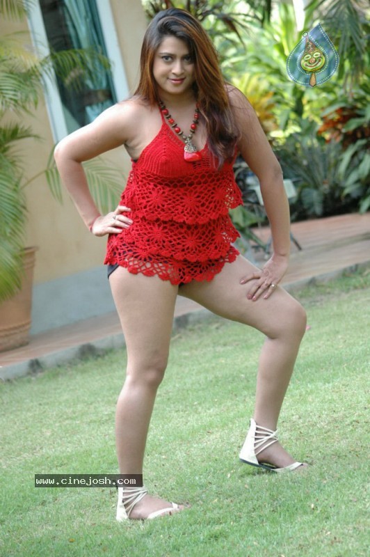 Farah Khan Spicy Gallery - 48 / 92 photos