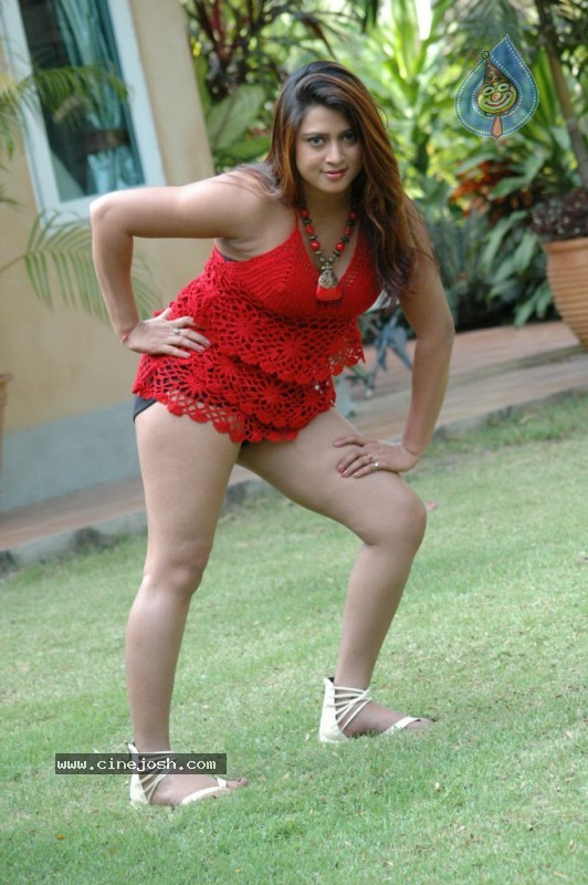 Farah Khan Spicy Gallery - 57 / 92 photos