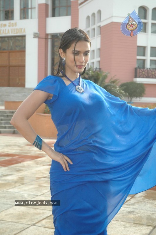 Gowri Pandit Spicy Stills - 23 / 65 photos