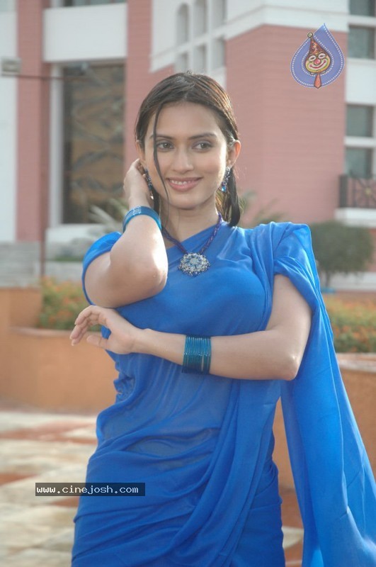 Gowri Pandit Spicy Stills - 45 / 65 photos