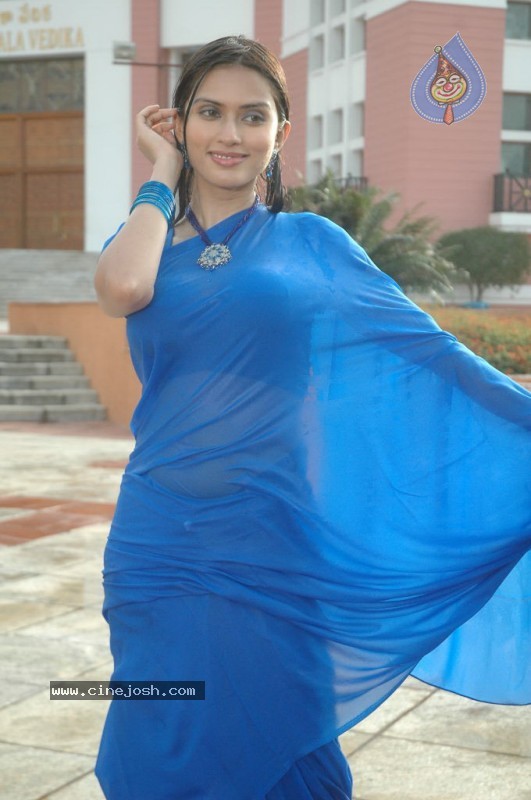 Gowri Pandit Spicy Stills - 48 / 65 photos