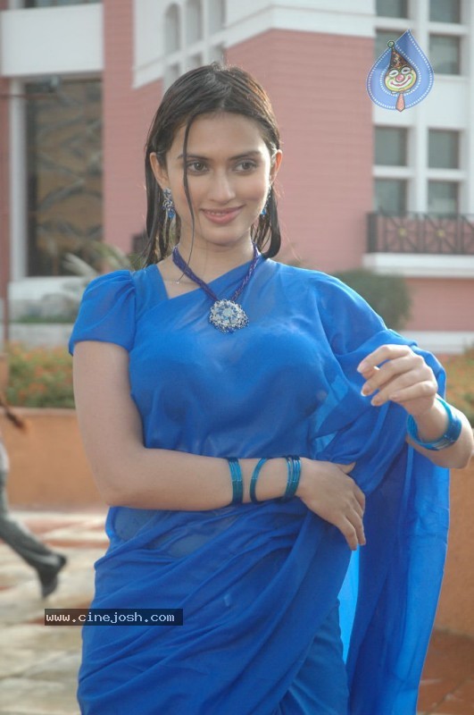 Gowri Pandit Spicy Stills - 65 / 65 photos