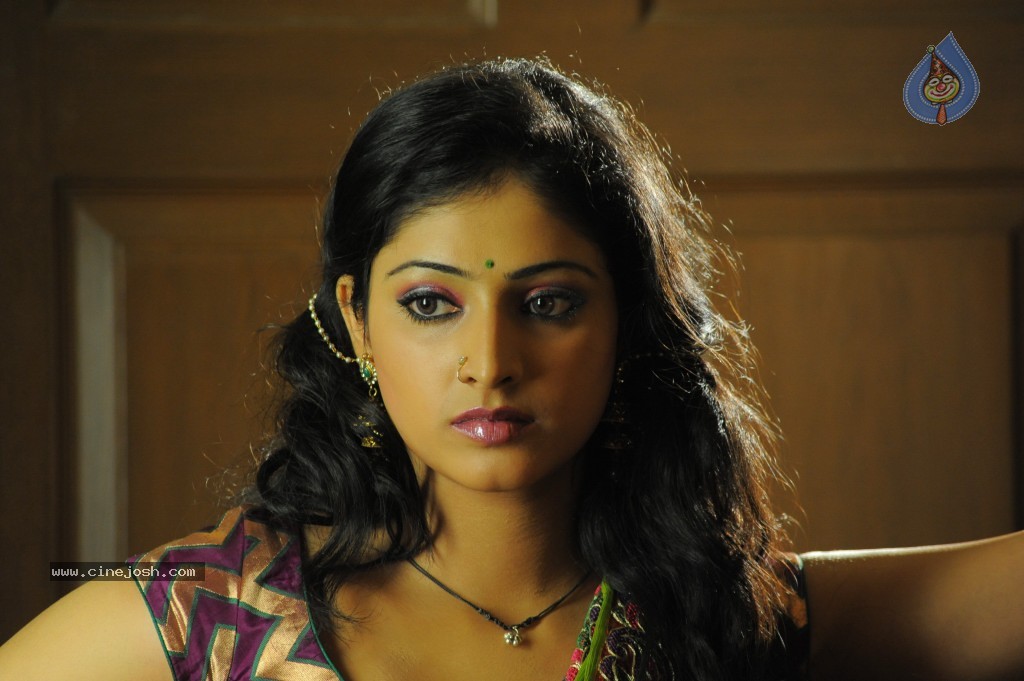 Haripriya Hot Photos - 34 / 60 photos