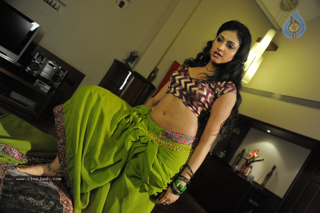 Haripriya Hot Photos - 39 / 60 photos