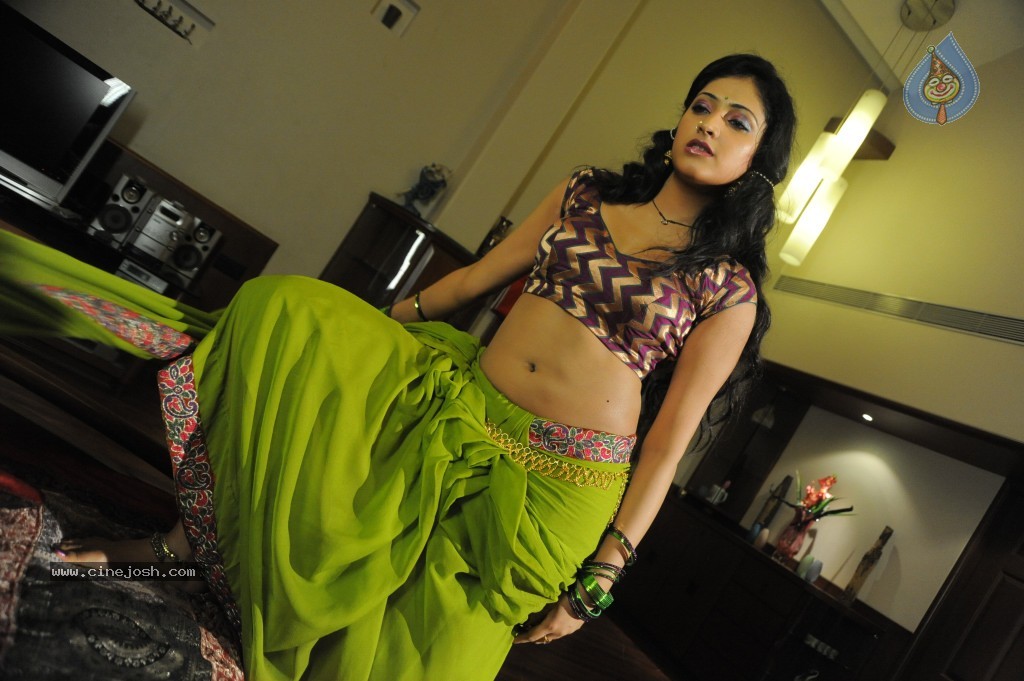 Haripriya Hot Photos - 59 / 60 photos