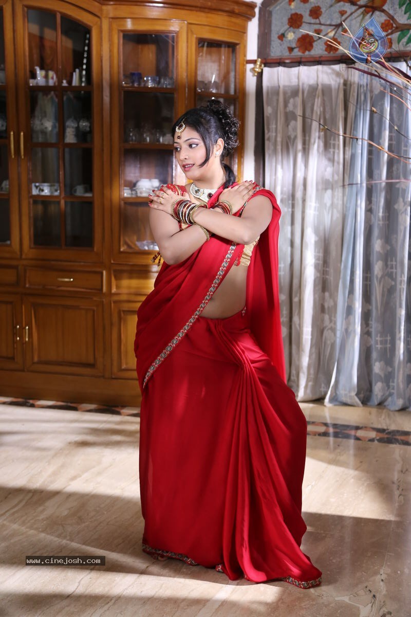 Haripriya Hot Pics - 71 / 92 photos