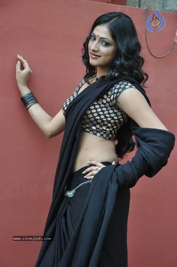 Haripriya stills - 49 / 81 photos