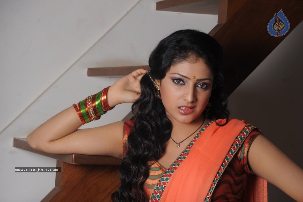 Haripriya Spicy Pics - 52 / 79 photos