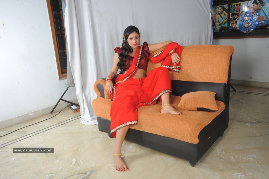 Haripriya Spicy Stills - 29 / 43 photos