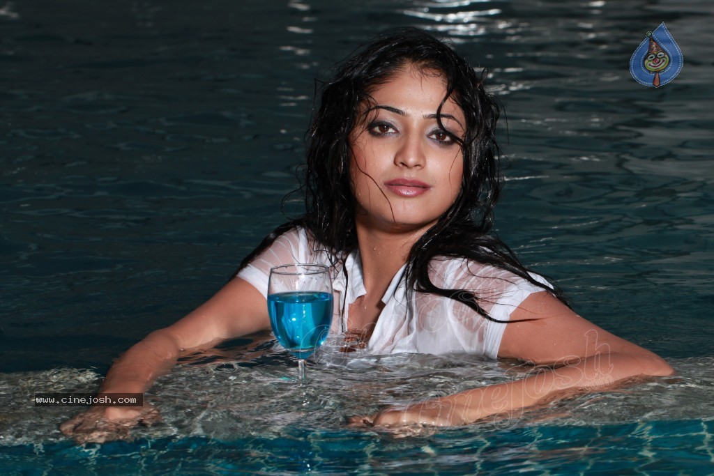 Haripriya Spicy Stills - 11 / 51 photos