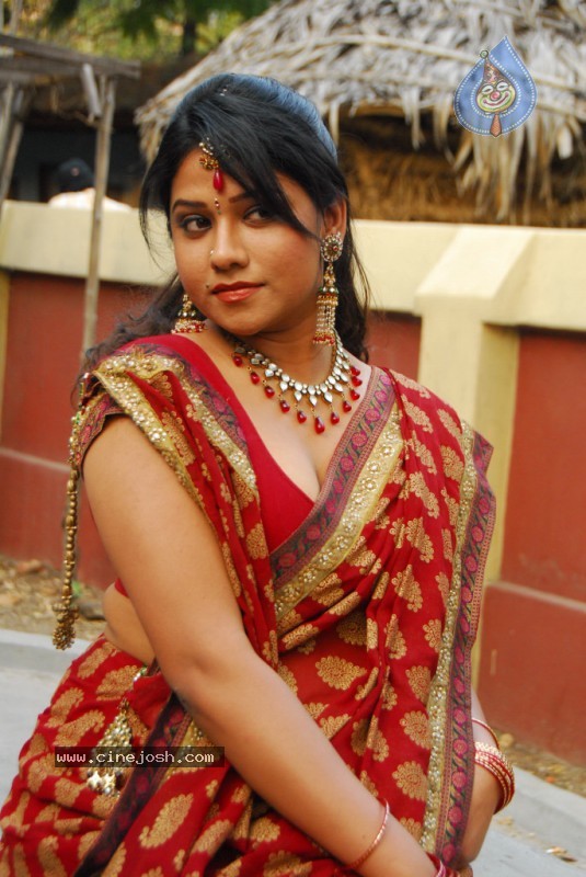 Jyothi Spicy Pics - 23 / 54 photos