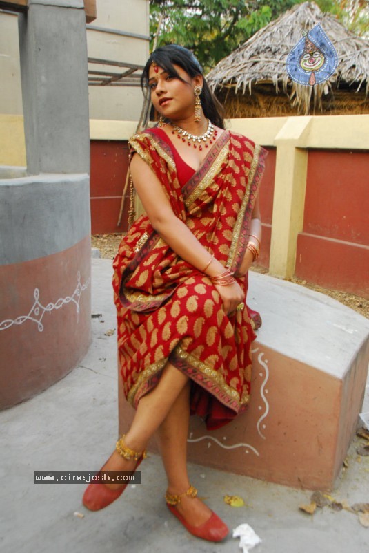 Jyothi Spicy Pics - 25 / 54 photos