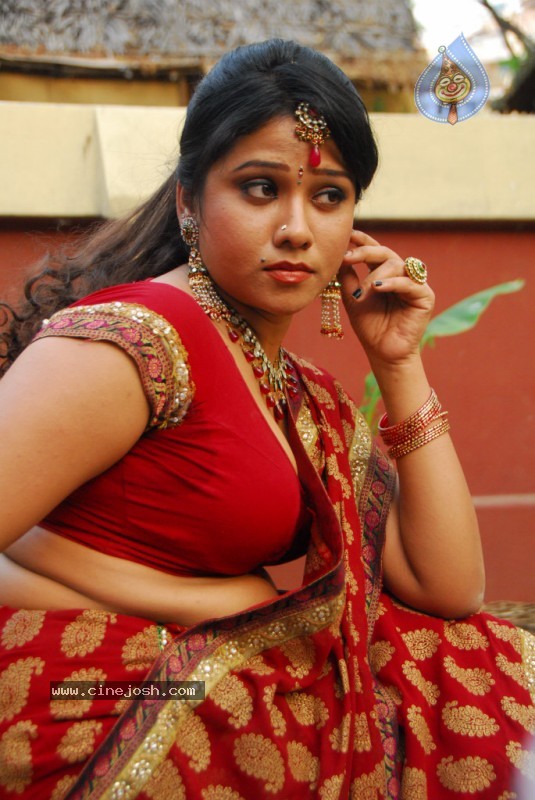 Jyothi Spicy Pics - 38 / 54 photos