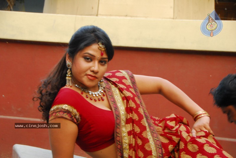 Jyothi Spicy Pics - 48 / 54 photos