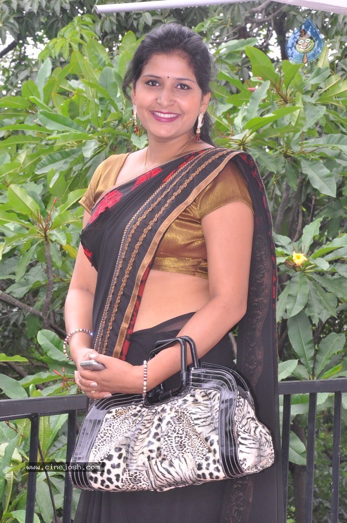 Kushbu Hot Stills - 48 / 58 photos