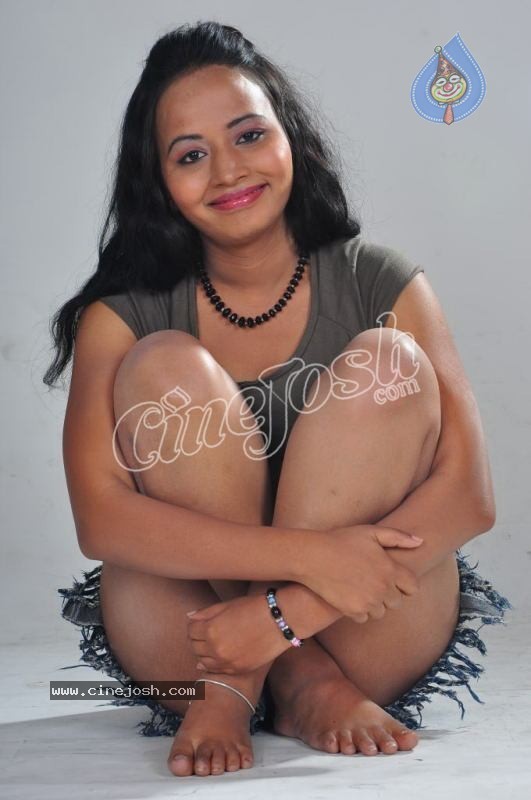 Lakshmi Spicy Pics - 4 / 53 photos