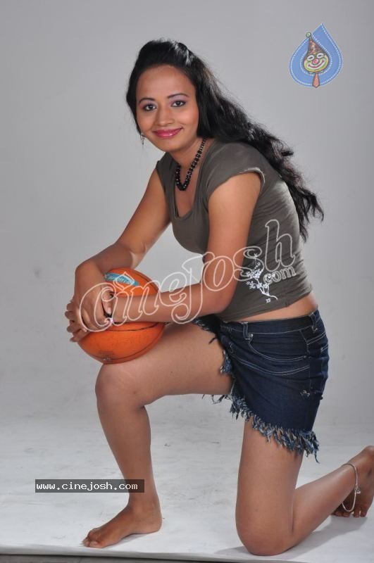 Lakshmi Spicy Pics - 30 / 53 photos