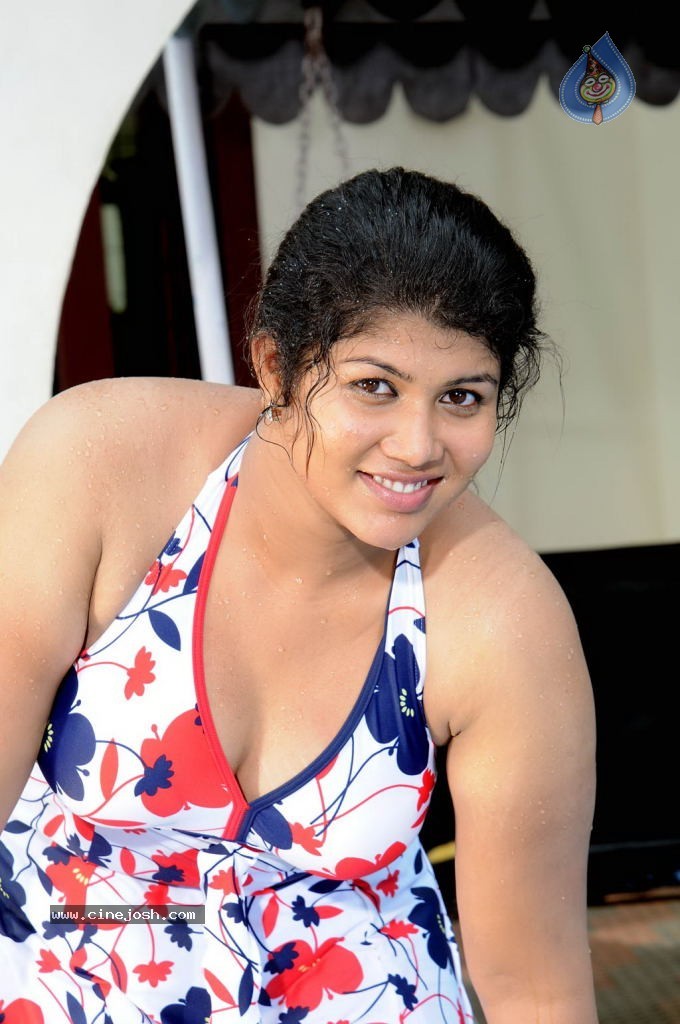 Madhu Sri Spicy Stills - 18 / 43 photos