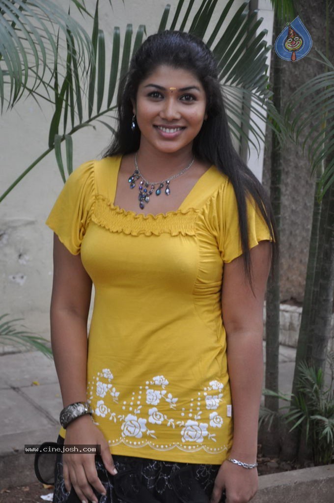 Madhu Sri Spicy Stills - 21 / 43 photos