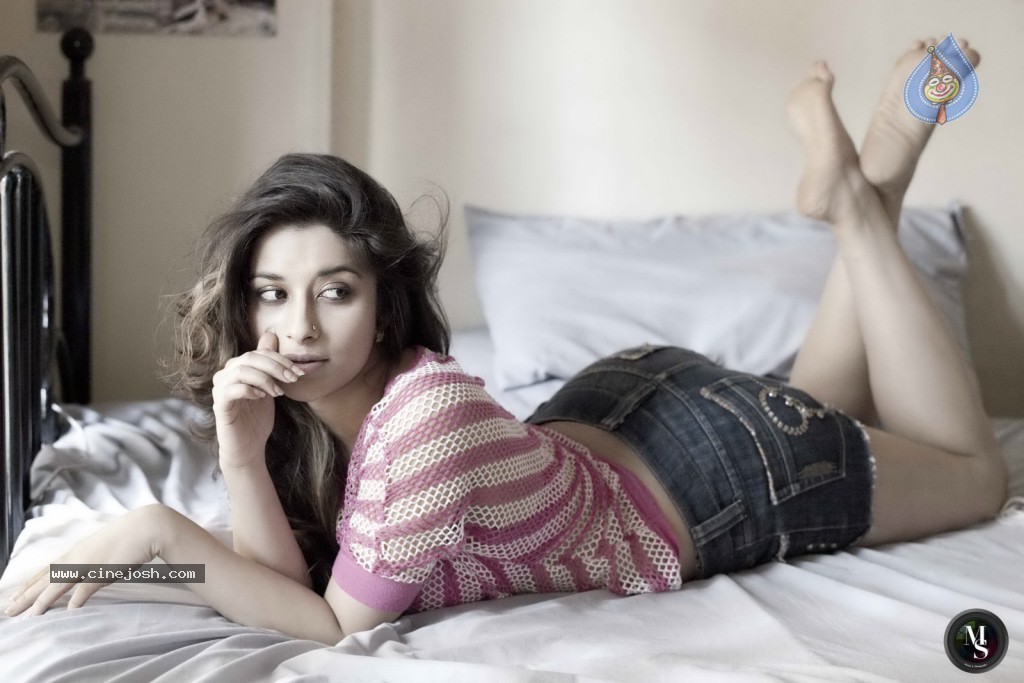 Madhurima Spicy Pics - 31 / 45 photos