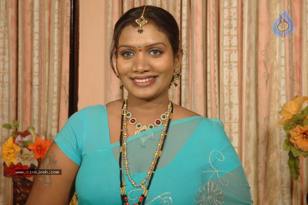 Mallika Stills - 9 / 58 photos