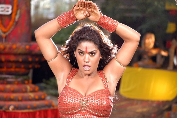 Mumaith Khan Spicy Pictures - 126 / 150 photos