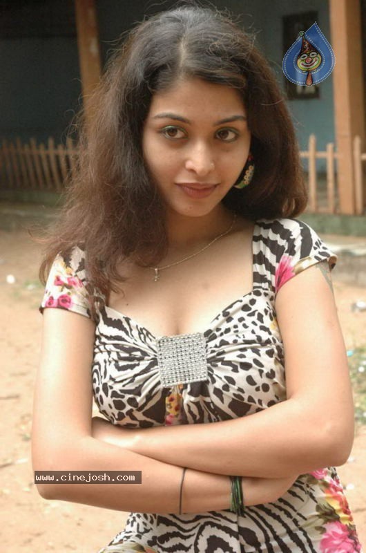 Naga Sri Hot Photos - 29 / 53 photos