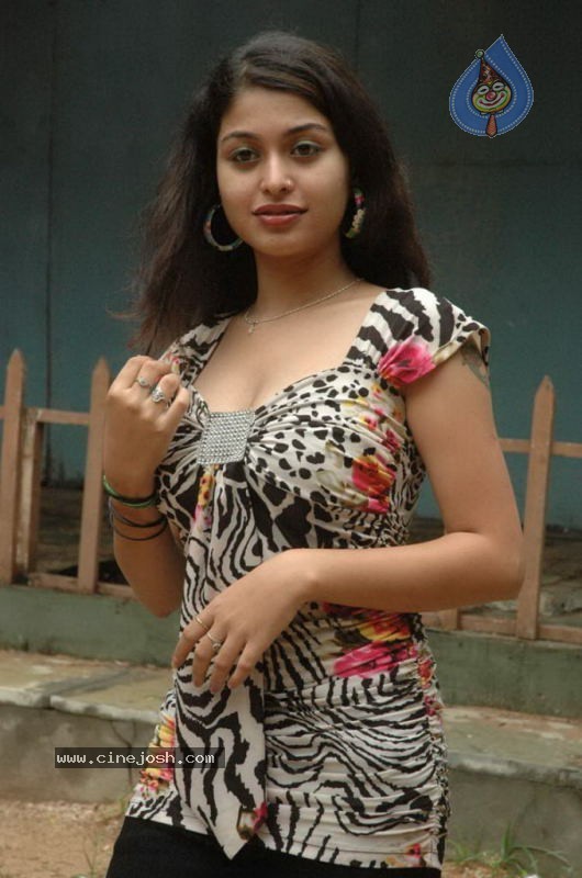 Naga Sri Hot Photos - 36 / 53 photos