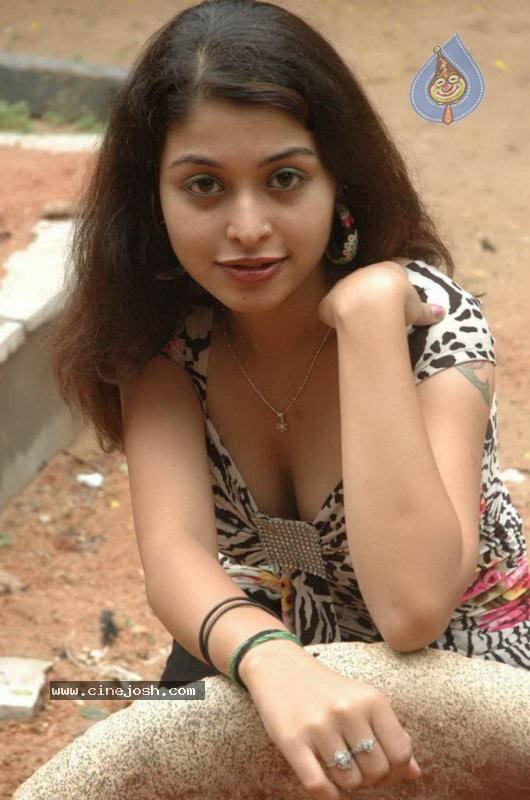 Naga Sri Hot Photos - 44 / 53 photos