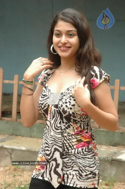 Naga Sri Hot Photos - 48 / 53 photos