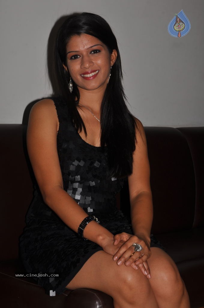 Nakshatra Hot Photos - 64 / 113 photos