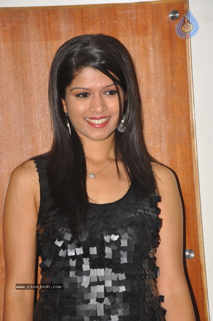 Nakshatra Hot Photos - 89 / 113 photos