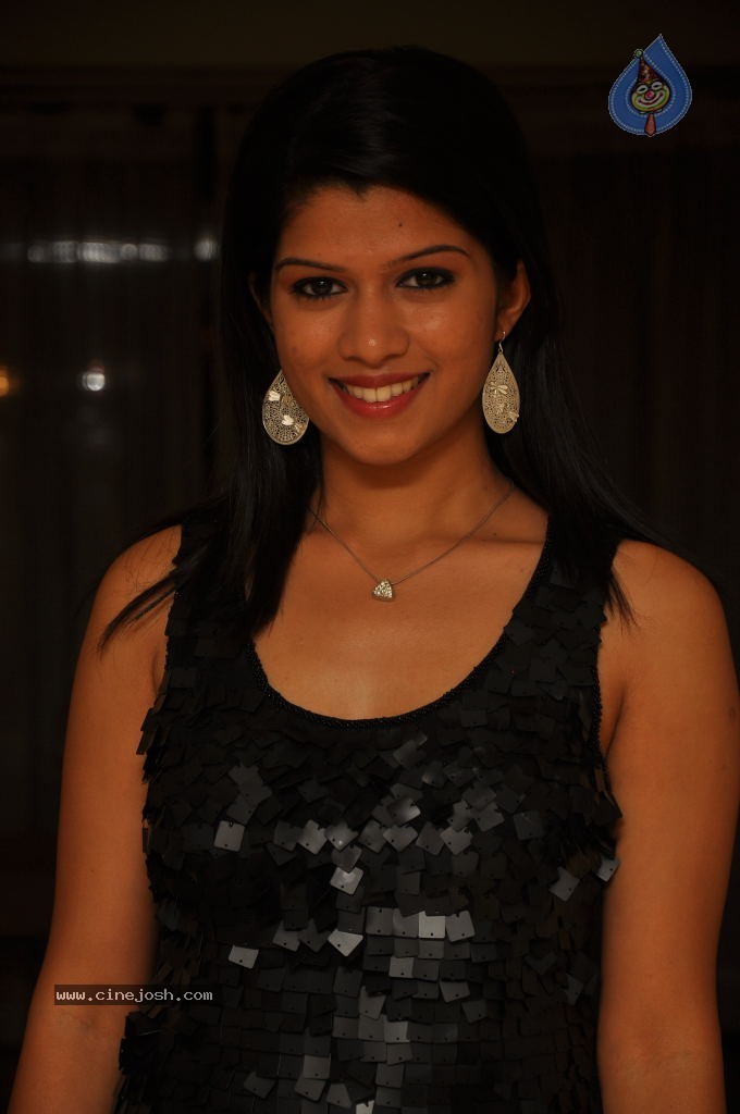 Nakshatra Hot Photos - 104 / 113 photos