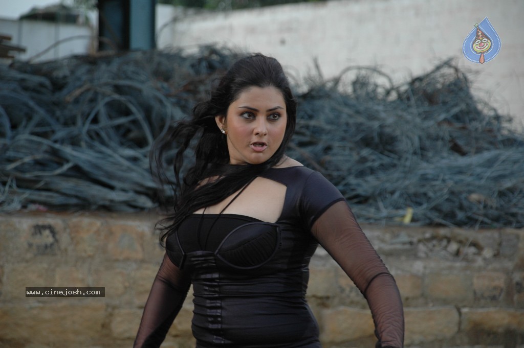 Namitha Hot Stills - 89 / 98 photos