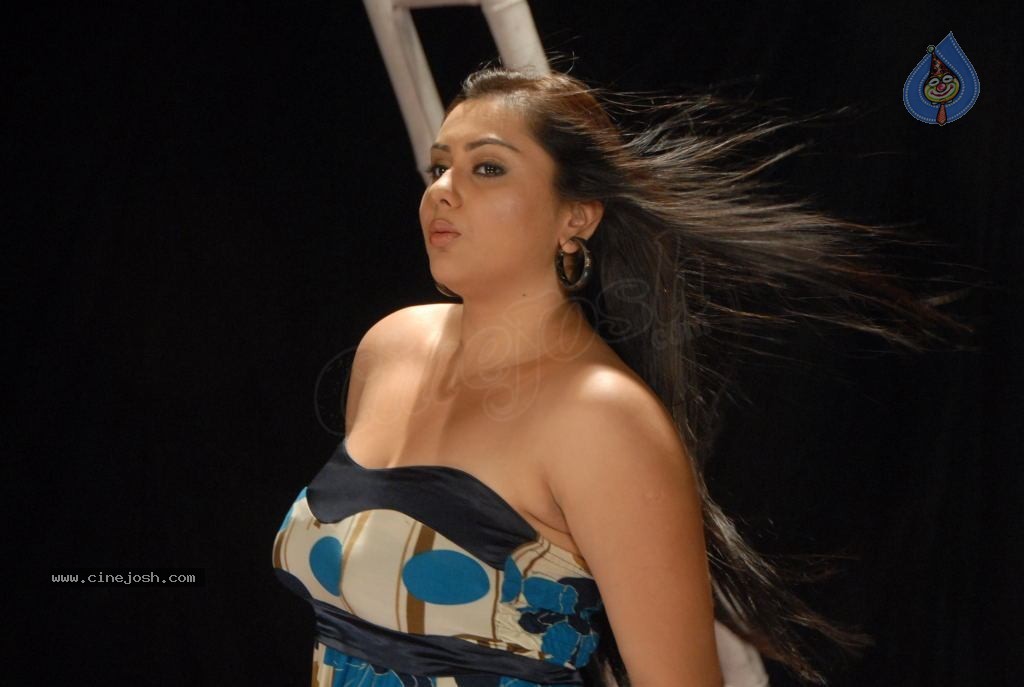 Namitha Spicy Stills - 14 / 44 photos