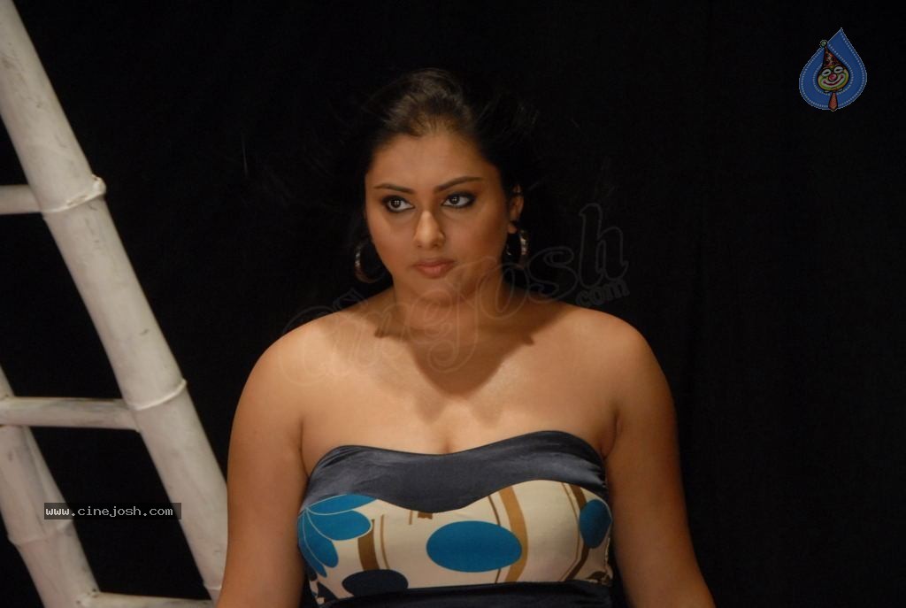 Namitha Spicy Stills - 22 / 44 photos