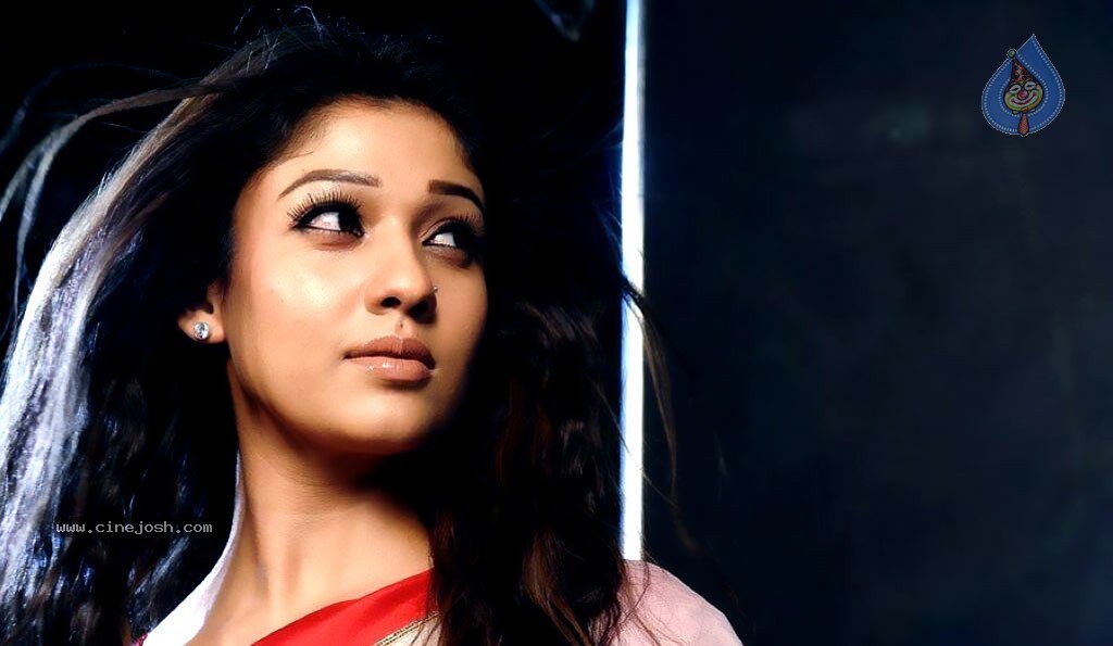 Nayanthara Hot Stills - 23 / 40 photos