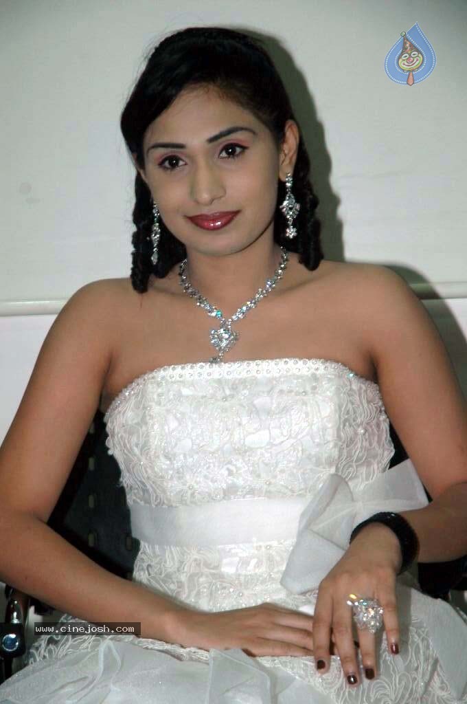 Nisha Spicy Stills - 64 / 74 photos