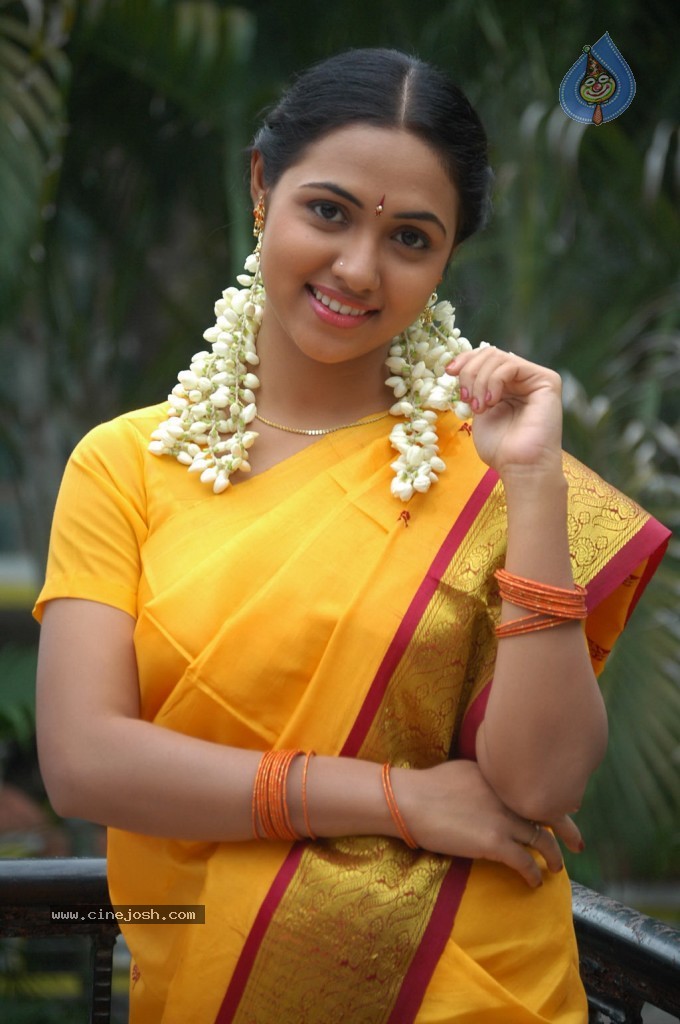 Ooratchi Ondriyam Tamil Movie Spicy Stills - 22 / 40 photos