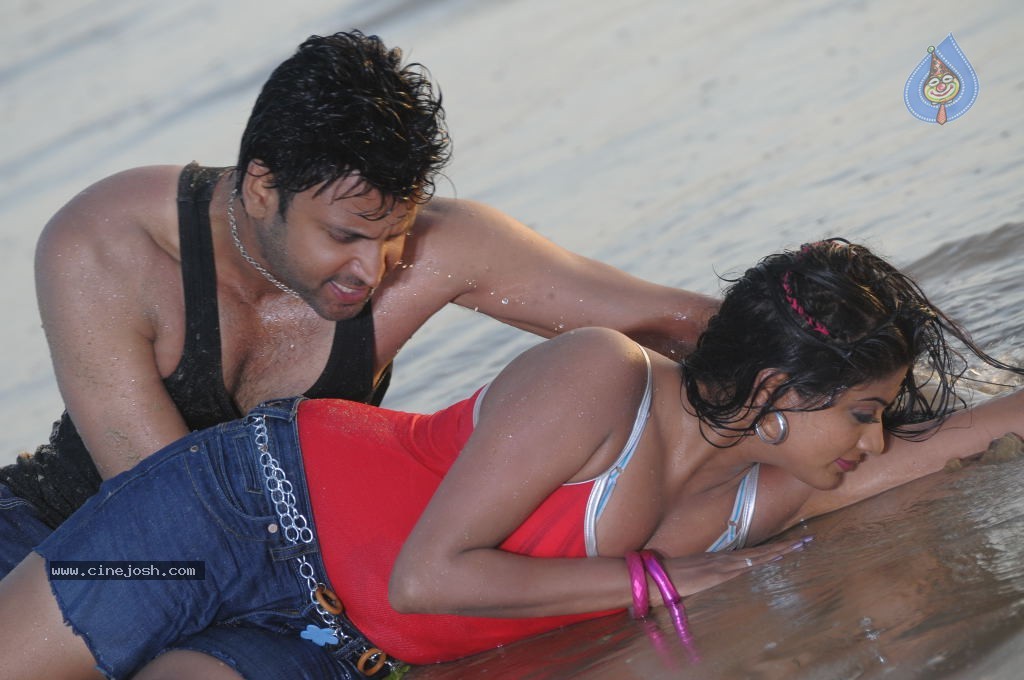 Raaj Movie Spicy Stills - 2 / 37 photos