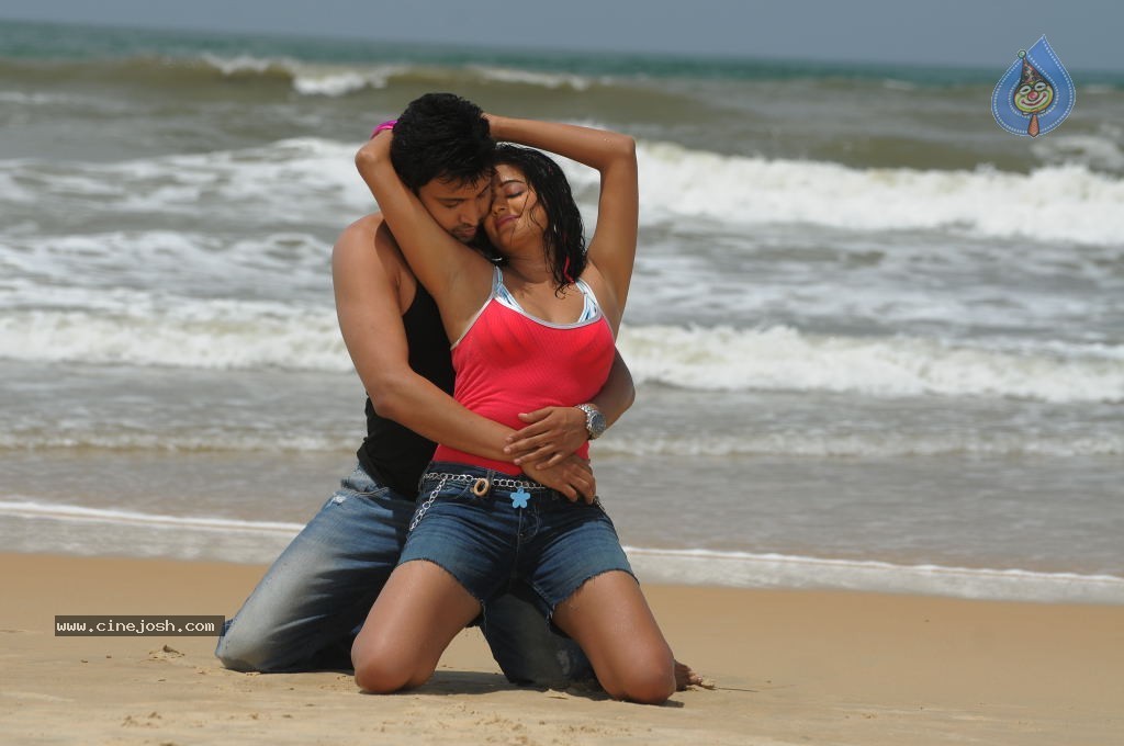 Raaj Movie Spicy Stills - 27 / 37 photos