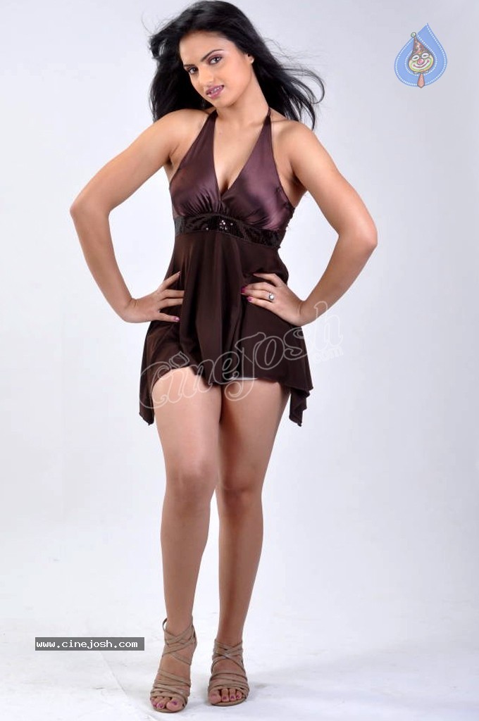 Reetu Spicy Stills - 31 / 100 photos