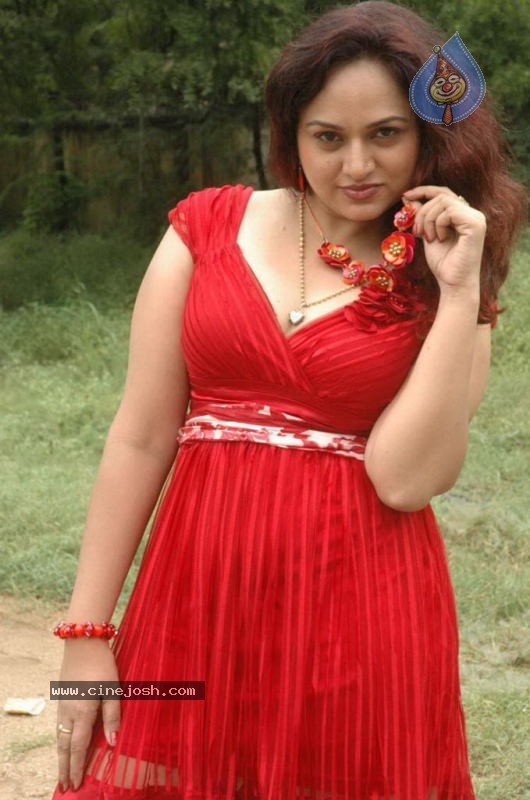 Sailu Spicy Photos - 32 / 58 photos