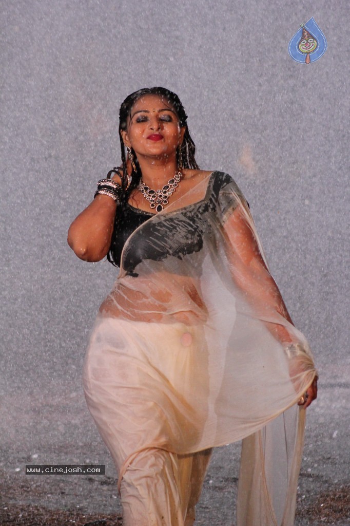 Samvritha Sunil Hot Stills - 38 / 45 photos