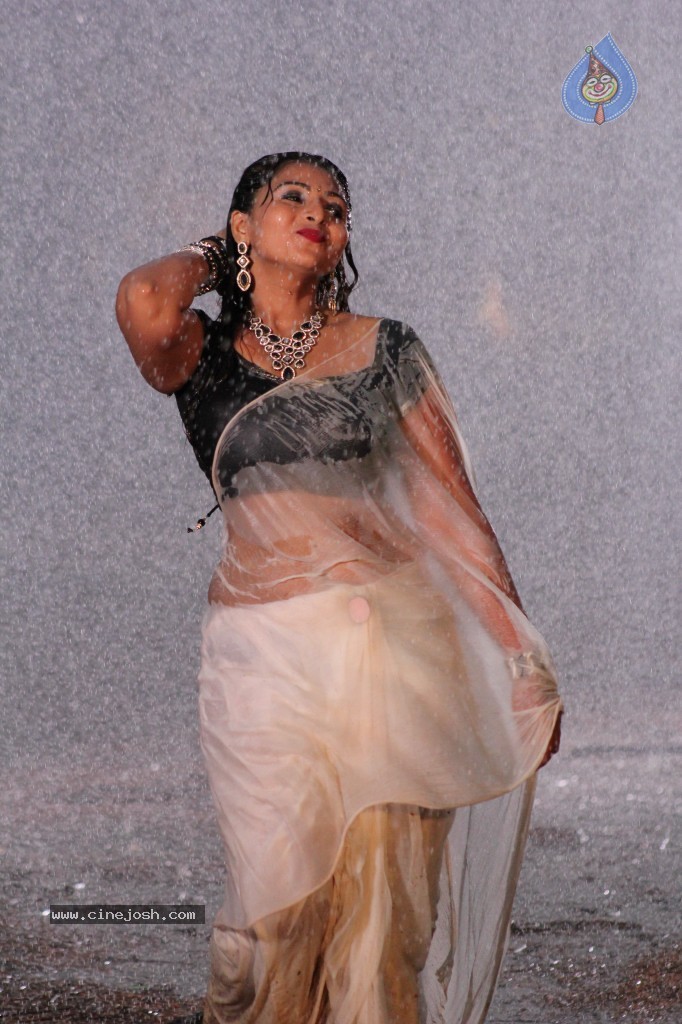Samvritha Sunil Hot Stills - 39 / 45 photos