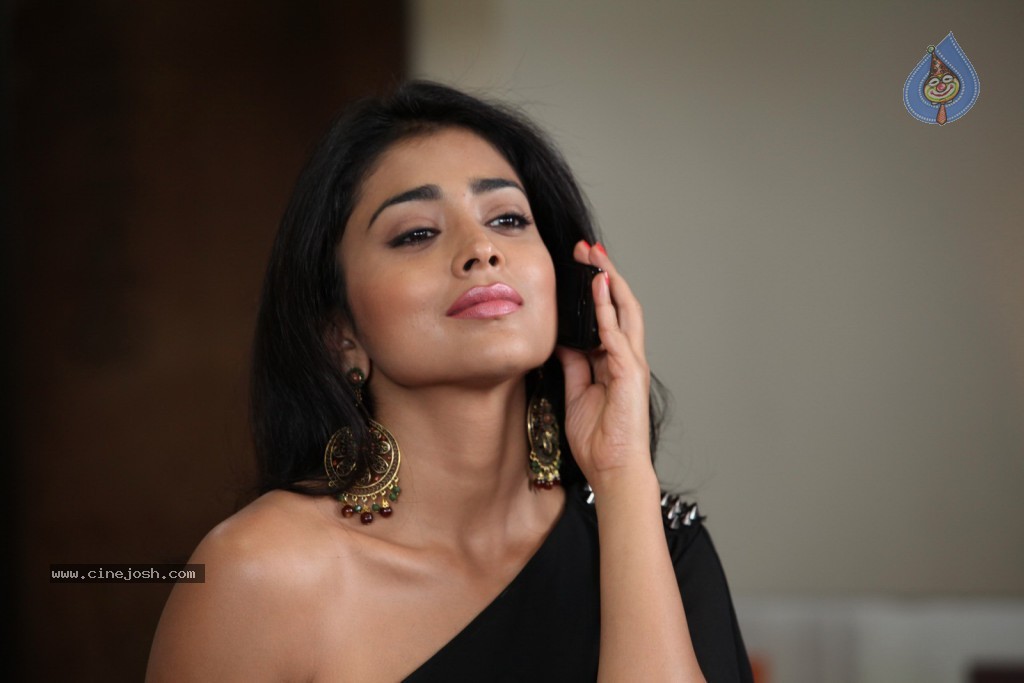 Shriya Hot Photos - 46 / 64 photos