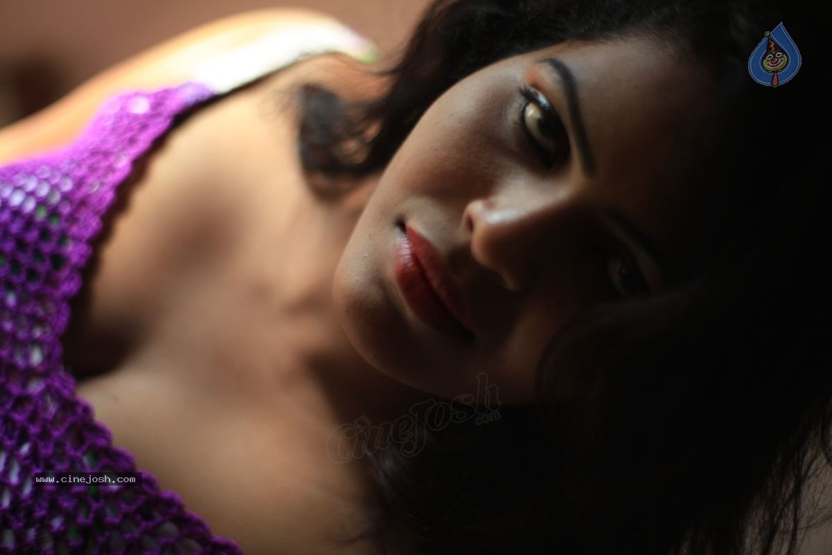 Sithara Hot Photos - 37 / 40 photos